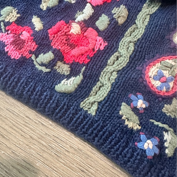 Talbots Knit Crew Neck Sweater Size Large Navy Embroidered Detail - Picture 3 of 6